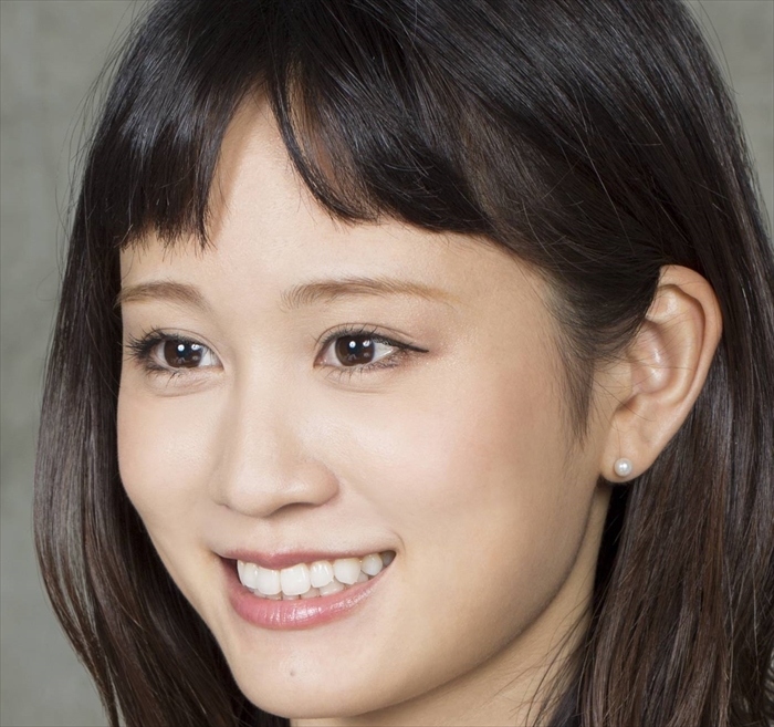 AKB48前田敦子の顔ドアップ顔抜き高画質画像